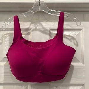 Lululemon Sports Bra. Worn once. Wrong size. 38 DD.